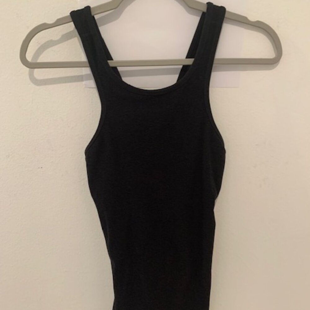 Beyond Yoga black crossback tank top size medium.
